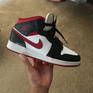 I am selling jordan 1 mids. They are a size 7 in youth.